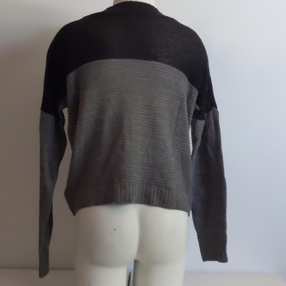 Cropped sweater - Picture 2 of 3